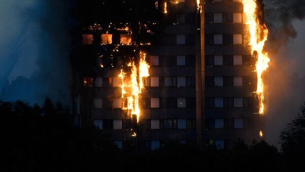 Пожар в многоквартирном жилом дом Grenfell Tower в Лондоне - Sputnik Кыргызстан