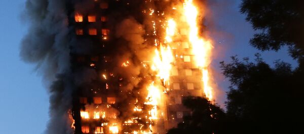 Пожар в многоквартирном жилом дом Grenfell Tower в Лондоне - Sputnik Кыргызстан