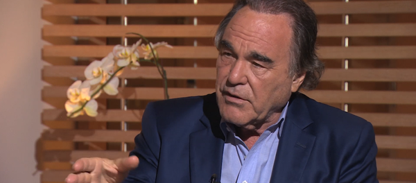 Оливер Стоун о своем интервью с Путиным - Sputnik Кыргызстан