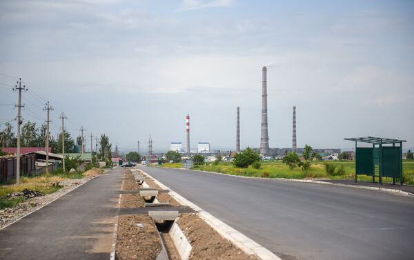 Всего за счет китайского гранта по первой фазе проекта (2017-2018 годы) будет отремонтировано 49 улиц протяженностью 95 километров и 7 мостов. - Sputnik Кыргызстан