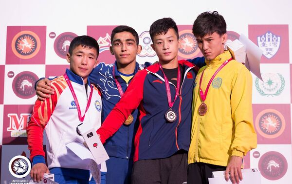 Обладатели медалей в весовой категории 55 килограммов - Sputnik Кыргызстан