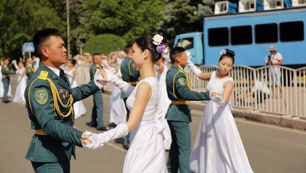 Торжественное мероприятие, посвященное выпуску лейтенантов Военного института КР в Бишкеке - Sputnik Кыргызстан