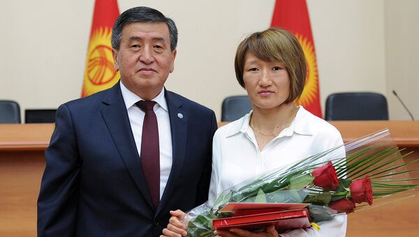 Награждение отечественных спортсменов, отличившихся на международных соревнованиях правительственными наградами - Sputnik Кыргызстан