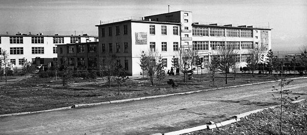 Как выглядели учебные заведения Кыргызстана в ХХ веке - Sputnik Кыргызстан