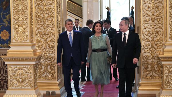 Президент РФ В. Путин провел переговоры с президентом Киргизии А. Атамбаевым - Sputnik Кыргызстан