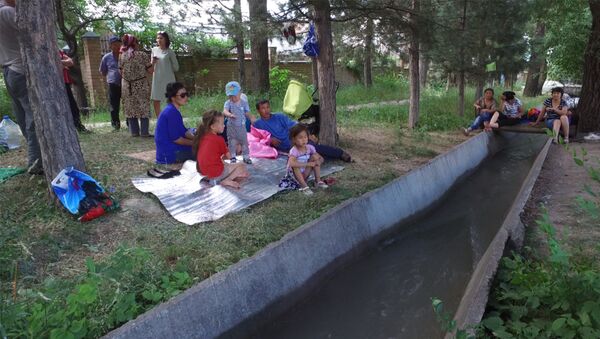 Когда некуда идти — история 26 семей, вмиг оставшихся на улице в Бишкеке - Sputnik Кыргызстан
