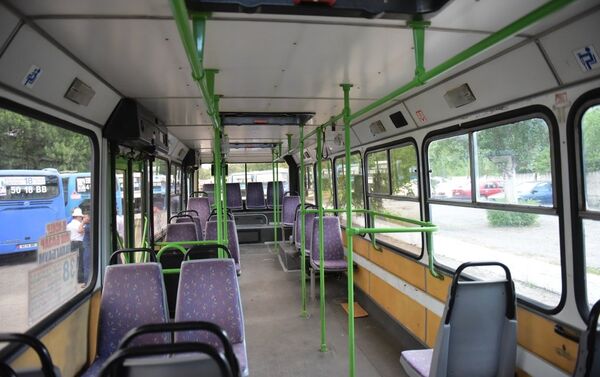 Отремонтированные автобусы выходят на линию и работают на маршрутах № 8, 9, 18, 21, 22, 42 и 46. - Sputnik Кыргызстан