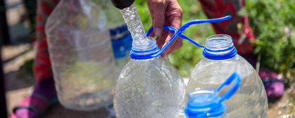 Нехватка питьевой воды в новостройкахАрча-Бешик и Ак-Ордо Нехватка питьевой воды в новостройкахАрча-Бешик и Ак-Ордо - Sputnik Кыргызстан