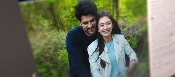 Кадр из турецкого сериала Черная любовь (Kara sevda). Фото со страницы Instagram пользователя maru_eva_ - Sputnik Кыргызстан