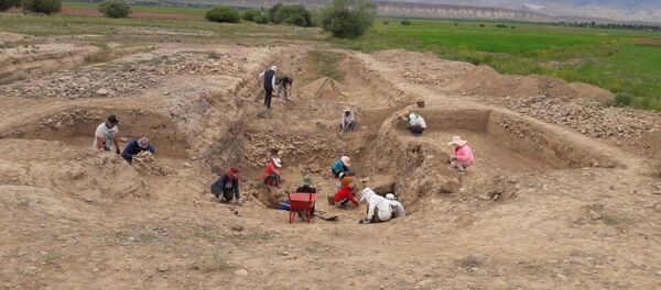 Археологические раскопки ханского замка Кок-Таш - Sputnik Кыргызстан