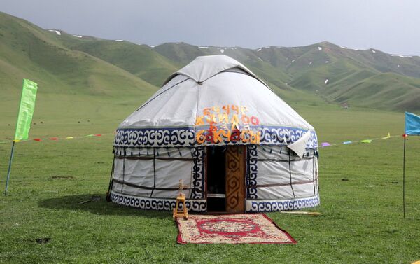 Жайлоодо бала-бакчага айланган боз-үй - Sputnik Кыргызстан