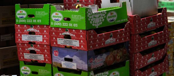 Ящики с фруктами. Архивное фото - Sputnik Кыргызстан