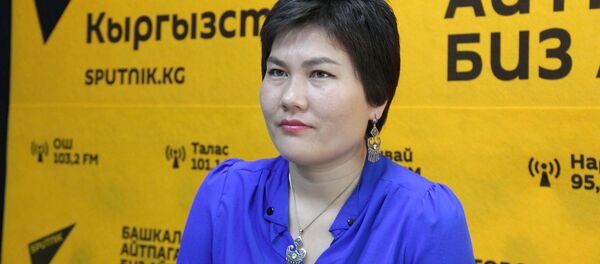 Кытайлык кыргыз, ырчы Таңнуру Мухаммет маек учурунда - Sputnik Кыргызстан