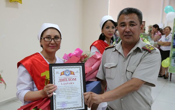 Призеров наградили почетными грамотами, ценными подарками и путевками в военный санаторий Тамга. - Sputnik Кыргызстан