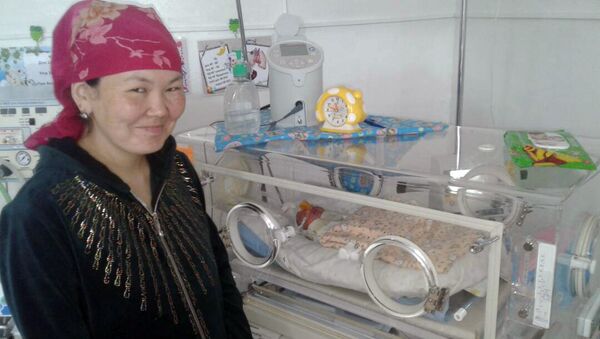 Рождение девочек-тройняшек в в Тюпском районе - Sputnik Кыргызстан