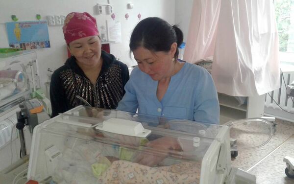 Как рассказала врач Иссык-Кульской областной больницы Назгуль Карабаева, близнецы появились на свет 28 июня. - Sputnik Кыргызстан