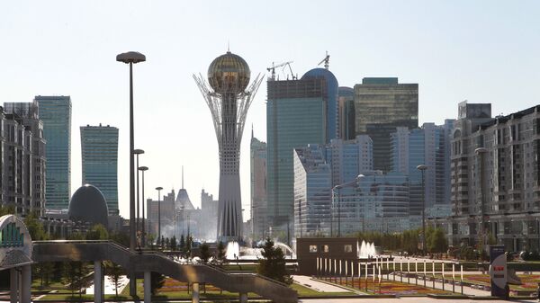 Виды Астаны. Монумент Астана-Байтерек (в центре). Архивное фото - Sputnik Кыргызстан
