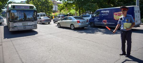 Рейд под названием Пассажирский транспорт. Парковка в Бишкеке - Sputnik Кыргызстан