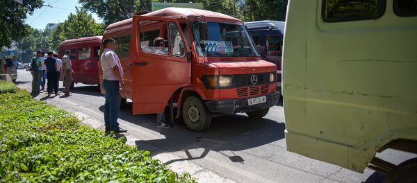 Рейд под названием Пассажирский транспорт. Парковка в Бишкеке - Sputnik Кыргызстан