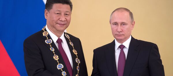 Встреча президента РФ В. Путина и председателя КНР Си Цзиньпина в Москве Встреча президента РФ В. Путина и председателя КНР Си Цзиньпина в Москве - Sputnik Кыргызстан