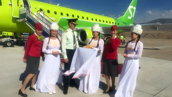 Первый прямой авиарейс из Новосибирска на Иссык-Куль - Sputnik Кыргызстан