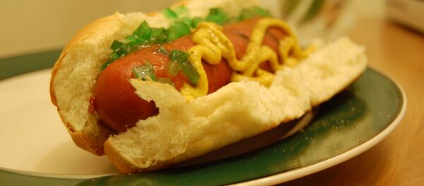 В американских сосисках и хот-догах нашли человеческую ДНК - Sputnik Кыргызстан