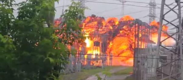 Мощный врыв на электроподстанции в Томске попал на видео Мощный врыв на электроподстанции в Томске попал на видео - Sputnik Кыргызстан