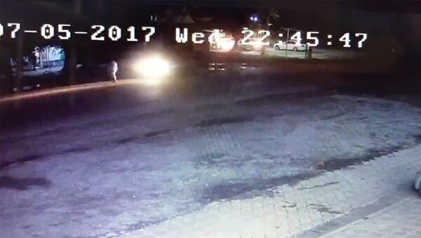 Момент наезда Lexus на пешехода зафиксировала видеокамера в Ново-Покровке - Sputnik Кыргызстан