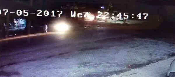 Момент наезда Lexus на пешехода зафиксировала видеокамера в Ново-Покровке - Sputnik Кыргызстан