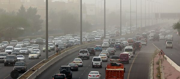 Сильная пыльная буря в Кувейт-Сити Сильная пыльная буря в Кувейт-Сити - Sputnik Кыргызстан