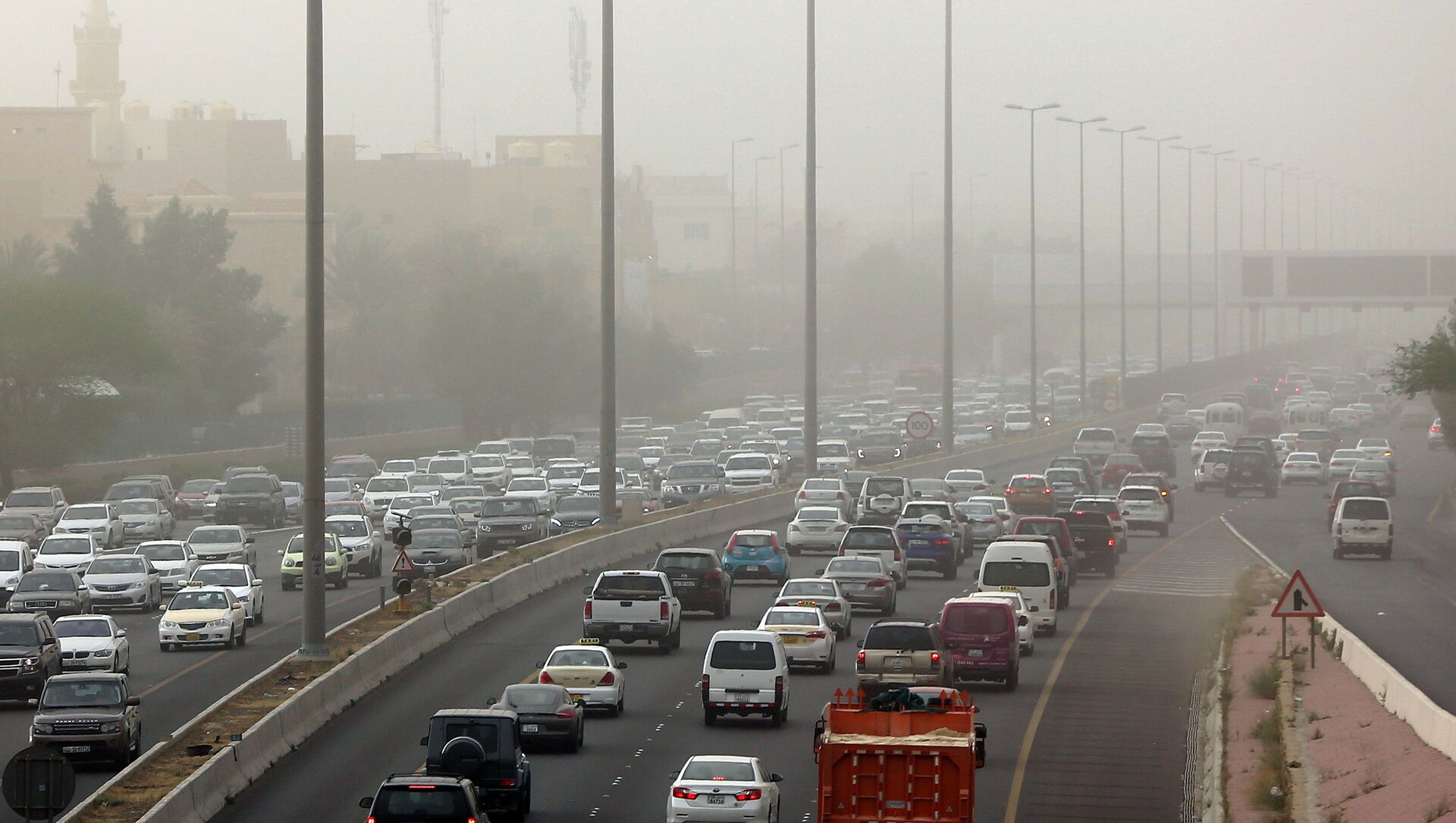 В Кувейте плавятся машины от жары