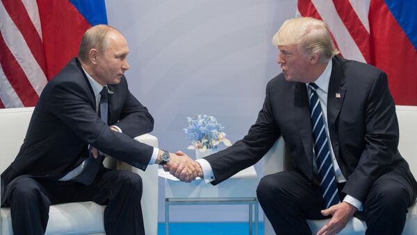 Россия лидери Владимир Путин жана АКШ президенти Дональд Трамп. Архив - Sputnik Кыргызстан
