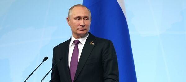 Президент РФ В. Путин принимает участие в саммите Группы двадцати в Гамбурге Президент РФ В. Путин принимает участие в саммите Группы двадцати в Гамбурге - Sputnik Кыргызстан