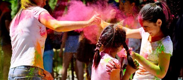 Фестиваль красок в Бишкеке. Архивное фото - Sputnik Кыргызстан