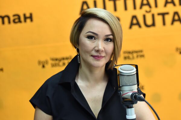 Певица отечественной эстрады Назми Байзакова Певица отечественной эстрады Назми Байзакова - Sputnik Кыргызстан