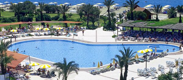 Отдыхающие на курорте в Турции. Архивное фото - Sputnik Кыргызстан