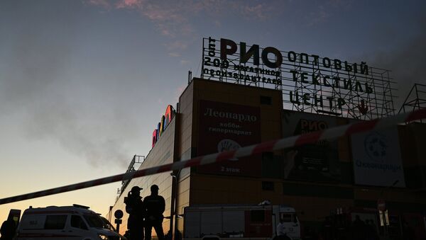Пожар в ТЦ РИО в Москве - Sputnik Кыргызстан