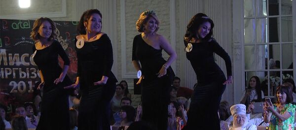 Замужние красавицы на подиуме: видео с конкурса Миссис Кыргызстан — 2017 - Sputnik Кыргызстан