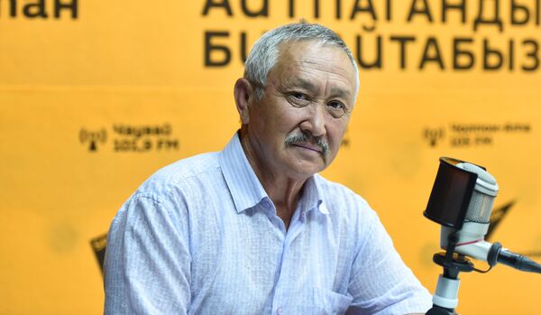 Кыргызсткий и советский тяжелоатлет, чемпион Олимпийских игр 1980 года Каныбек Осмоналиев Кыргызсткий и советский тяжелоатлет, чемпион Олимпийских игр 1980 года Каныбек Осмоналиев - Sputnik Кыргызстан