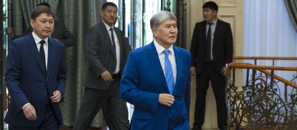 Церемония награждения госнаград 141 кыргызстанцу Атамбаевым - Sputnik Кыргызстан