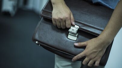 Назначение и увольнение чиновников