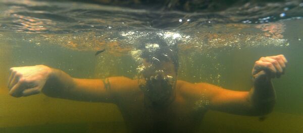 Крещенские купания в Московской области - Sputnik Кыргызстан