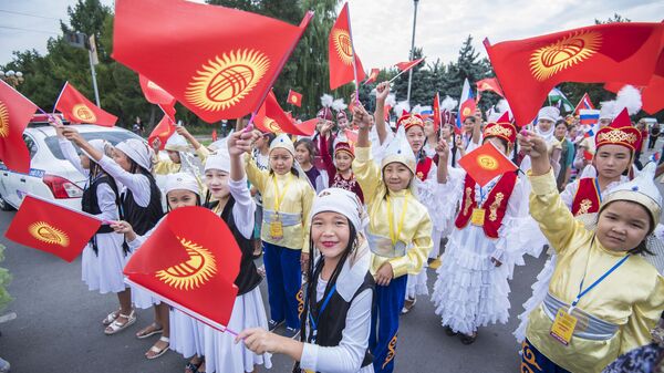 Участницы праздничного мероприятия. Архивное фото - Sputnik Кыргызстан