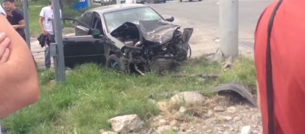 Бишкектин көчөсүндө болгон катуу жол кырсыгы видеого түшүп калды Бишкектин көчөсүндө болгон катуу жол кырсыгы видеого түшүп калды - Sputnik Кыргызстан