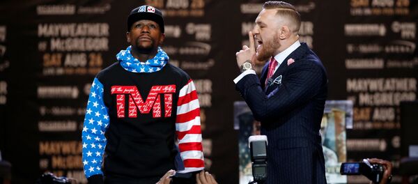 Пресс-конференция, посвященная поединку Флойд Мейвезера-младшего и Конора Макгрегора - Sputnik Кыргызстан
