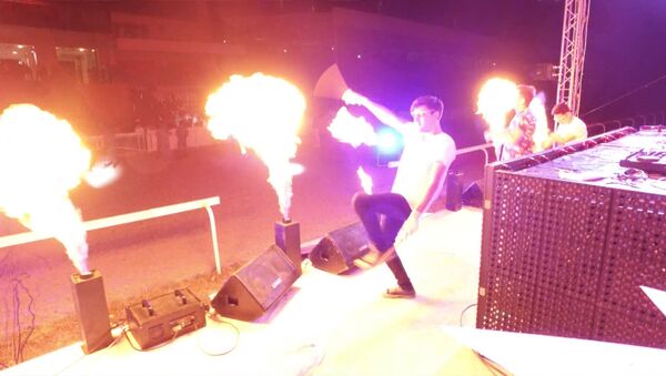 Зажигательные танцы и биты — на Иссык-Куле прошел фестиваль электромузыки - Sputnik Кыргызстан