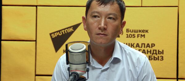 Мэриянын коомдук-мамлекеттик капиталдык курулуш башкармалыгынын башчысынын орун басары Алтынбек Абдыкеримов Мэриянын коомдук-мамлекеттик капиталдык курулуш башкармалыгынын башчысынын орун басары Алтынбек Абдыкеримов - Sputnik Кыргызстан