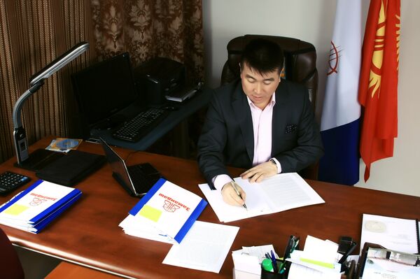 Предприниматель, первый председатель политической партии Замандаш Мухтарбек Омуракунов - Sputnik Кыргызстан