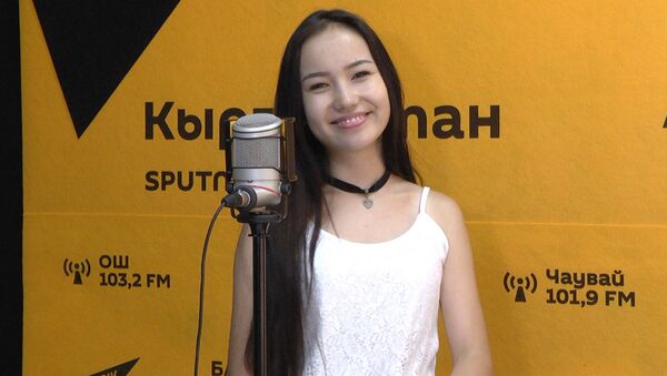Молодая певица Толгонай Арзыкеева - Sputnik Кыргызстан