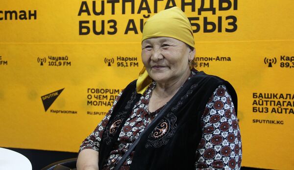 Продавщица сладкой ваты Жамбилхан Саипова - Sputnik Кыргызстан